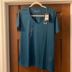 Under Armour shirt sleeve t-shirt. Brand new with tags.